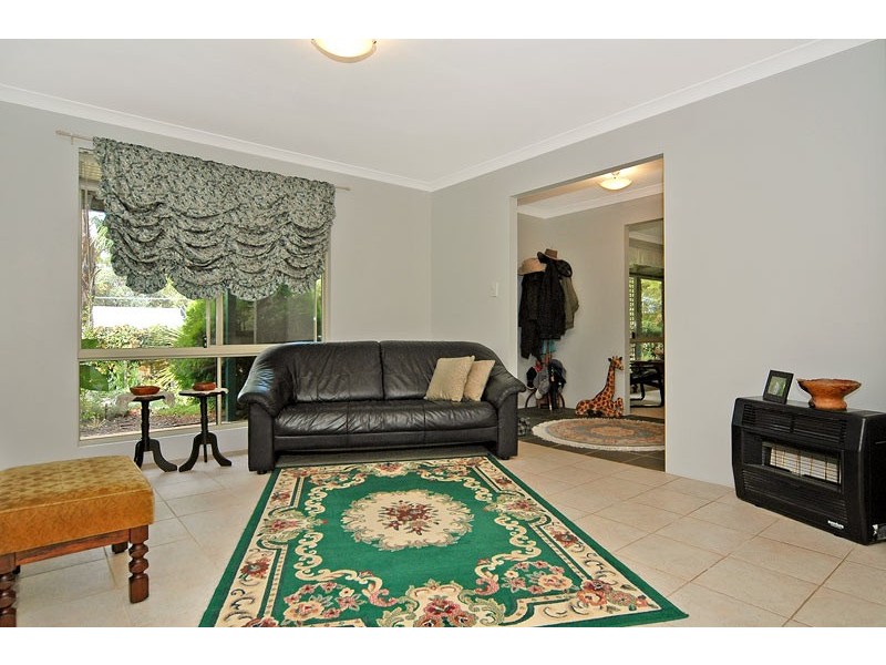 4 Darkan Street, Mundaring WA 6073