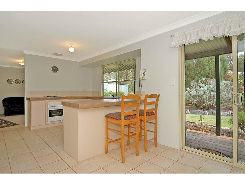 4 Darkan Street, Mundaring WA 6073