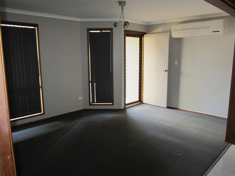 3 Jarril Place, Koongamia WA 6056