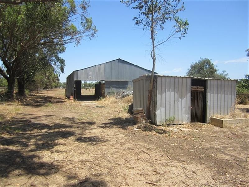 196 Haddrill Road, Baskerville WA 6056