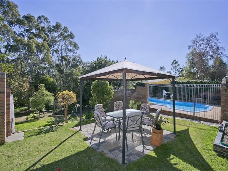 22 Wooloomooloo Road, Greenmount WA 6056