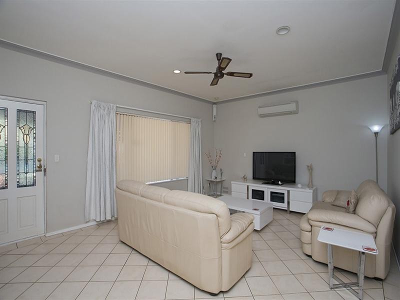 22 Wooloomooloo Road, Greenmount WA 6056