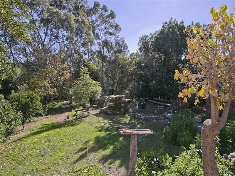 22 Wooloomooloo Road, Greenmount WA 6056