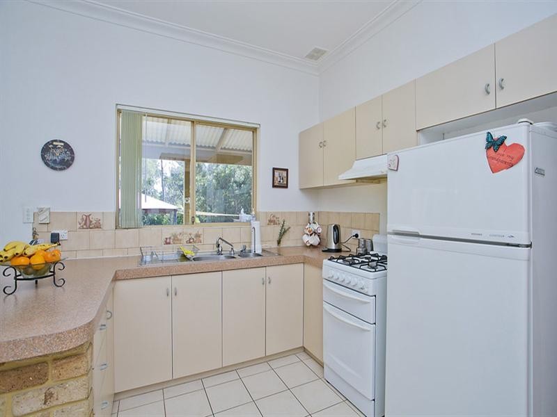 22 Wooloomooloo Road, Greenmount WA 6056