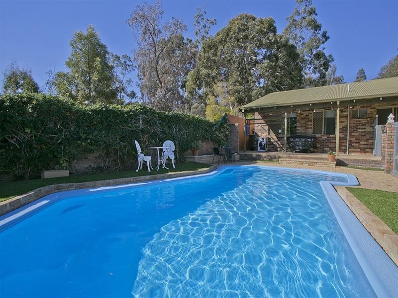 22 Wooloomooloo Road, Greenmount WA 6056