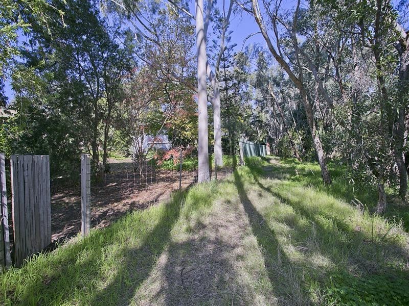 22 Wooloomooloo Road, Greenmount WA 6056