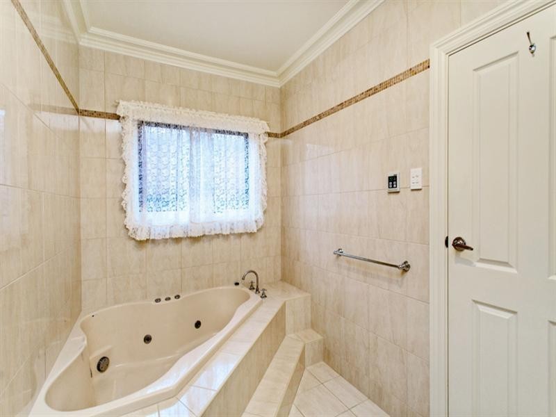 28 Glenford Avenue, Myrtle Bank SA 5064