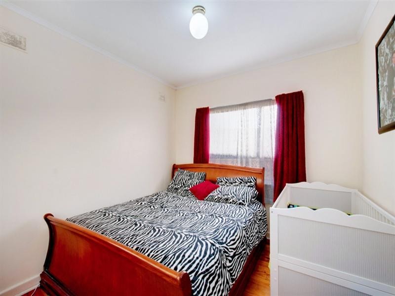 15 Barcoo Road, Para Hills SA 5096