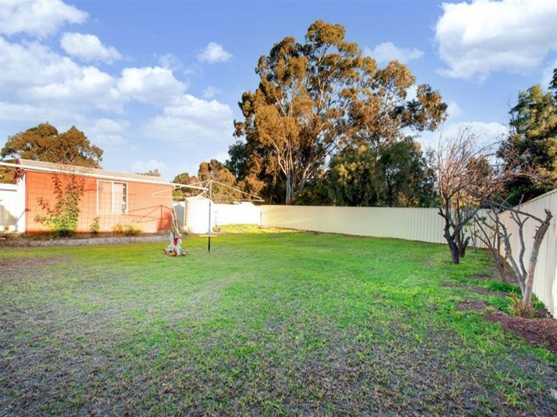 15 Barcoo Road, Para Hills SA 5096
