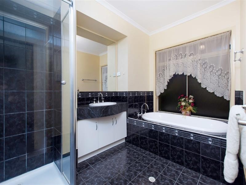 322 Tapleys Hill Road, Seaton SA 5023