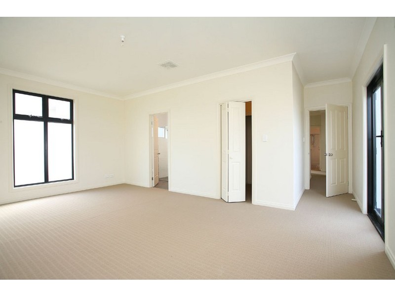 1,2,3/833 Lower North East Road, Dernancourt SA 5075