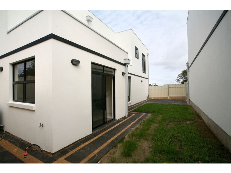 1,2,3/833 Lower North East Road, Dernancourt SA 5075