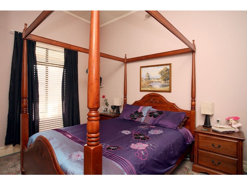 18 Ward Street, Pennington SA 5013