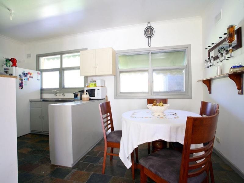 10 Lynore Road, Ridgehaven SA 5097