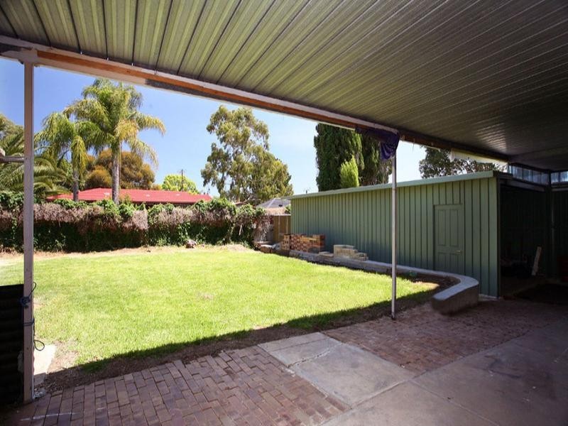 10 Lynore Road, Ridgehaven SA 5097