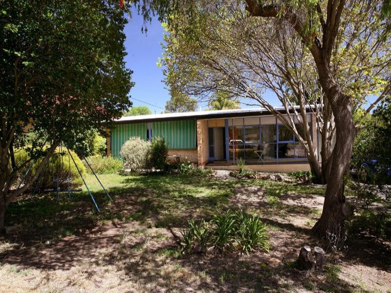 10 Lynore Road, Ridgehaven SA 5097