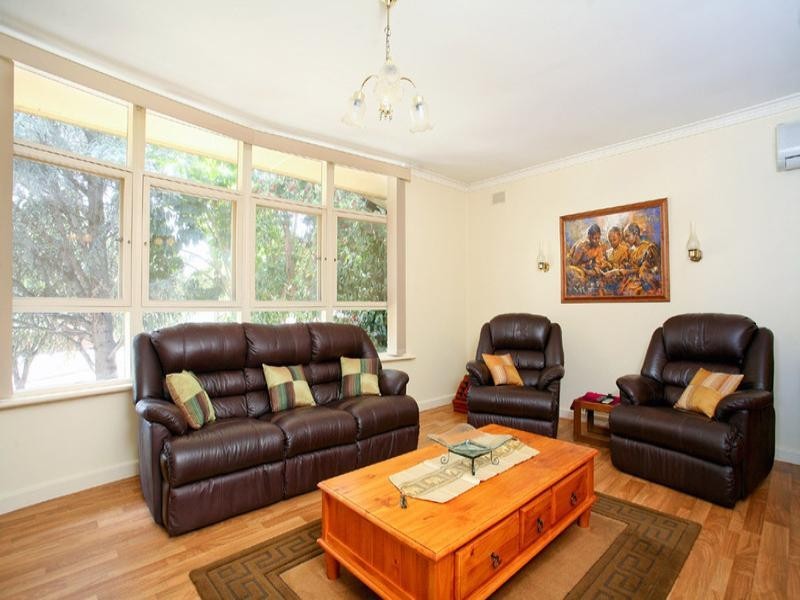 8 Botanic Grove, Campbelltown SA 5074