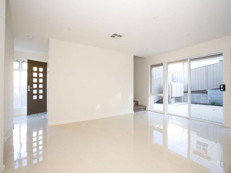 1/125 Military Road, Henley Beach South SA 5022