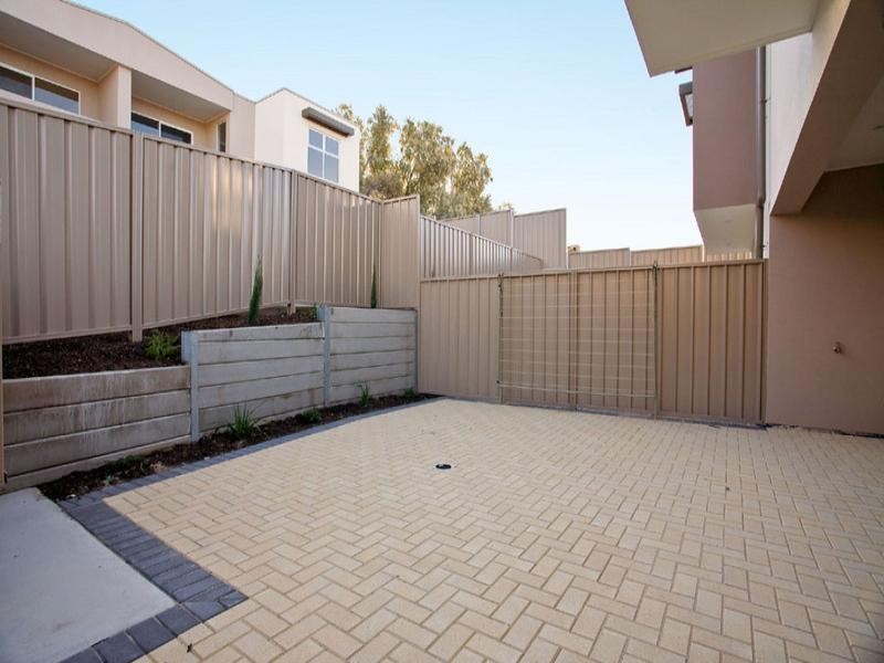 1/125 Military Road, Henley Beach South SA 5022