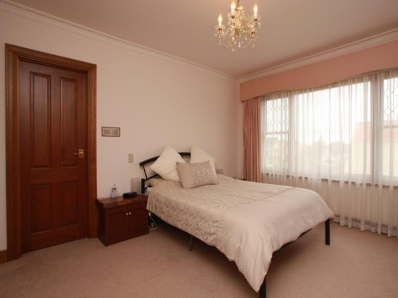 11 Tennyson Heights Court, Tennyson SA 5022