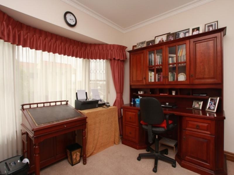 11 Tennyson Heights Court, Tennyson SA 5022