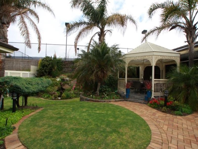11 Tennyson Heights Court, Tennyson SA 5022
