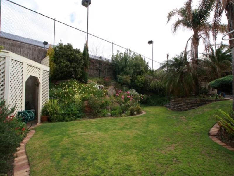 11 Tennyson Heights Court, Tennyson SA 5022