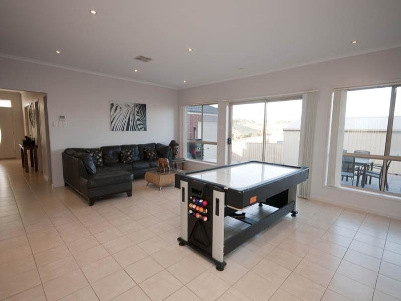 14 Edithburgh Avenue, Seaford Rise SA 5169