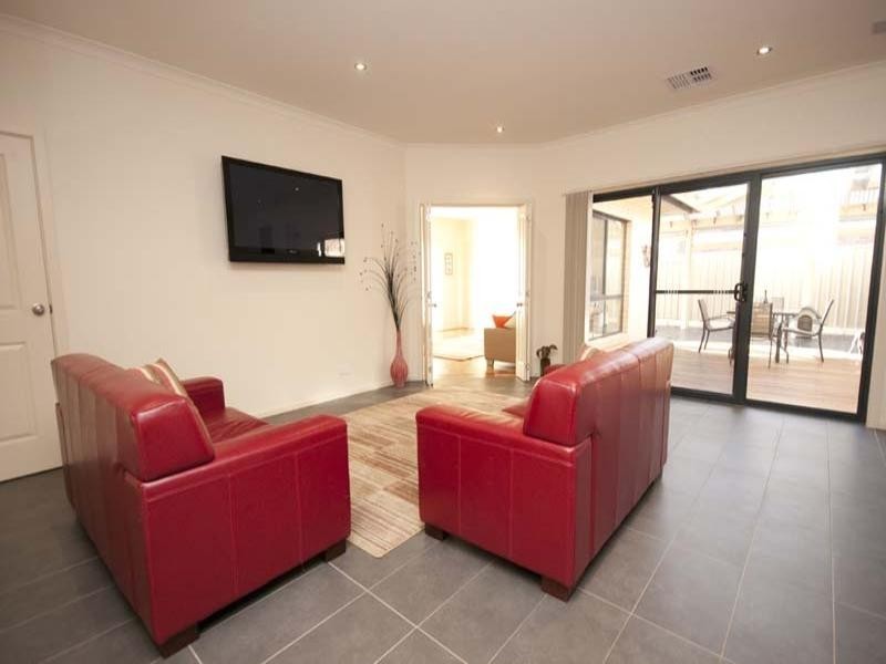 107 Grand Boulevard, Seaford Rise SA 5169