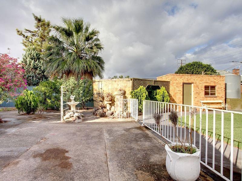 1 Holbrooks Road, Flinders Park SA 5025