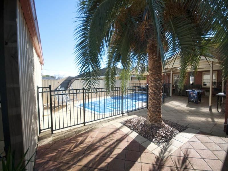 4 Taynton Terrace, Morphett Vale SA 5162