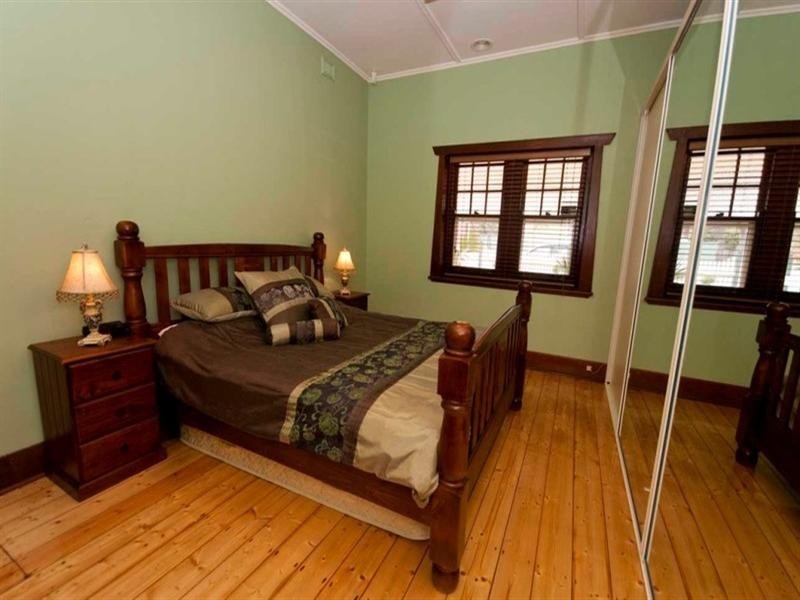 4 Moore Street, Prospect SA 5082