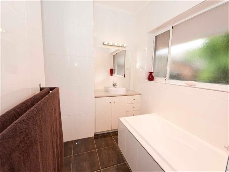 28 Chippendale Avenue, Fulham SA 5024