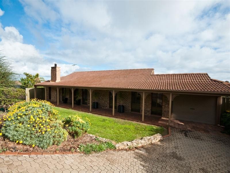 6 and 8 Poralka Crescent, Hallett Cove SA 5158