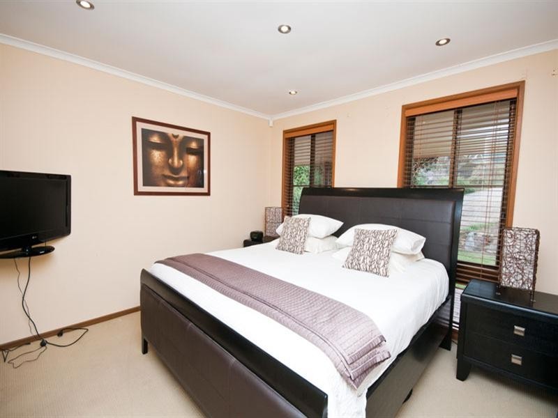 6 and 8 Poralka Crescent, Hallett Cove SA 5158