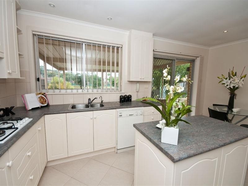 11 Rainbow Street, Hallett Cove SA 5158