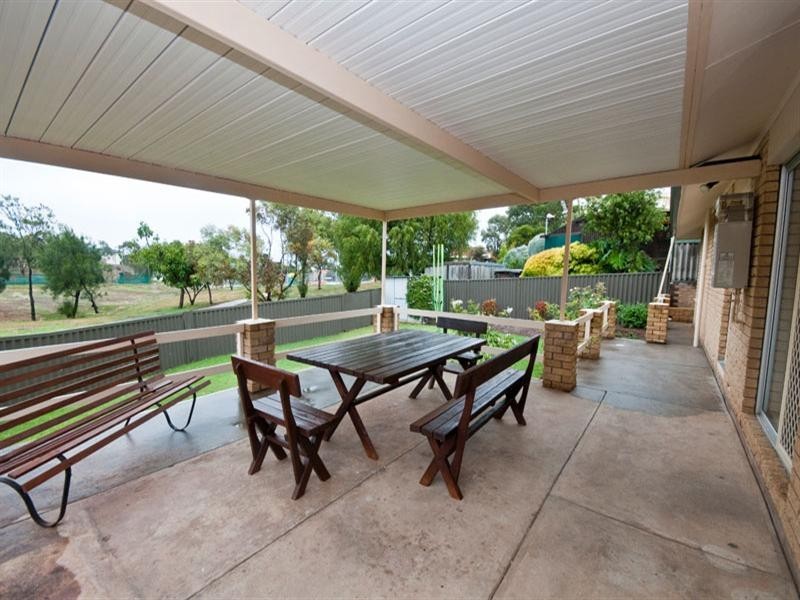 11 Rainbow Street, Hallett Cove SA 5158