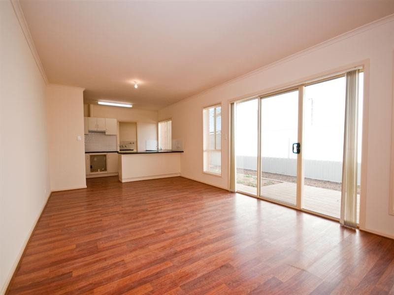 4/57 Seacombe Road, Seacombe Gardens SA 5047