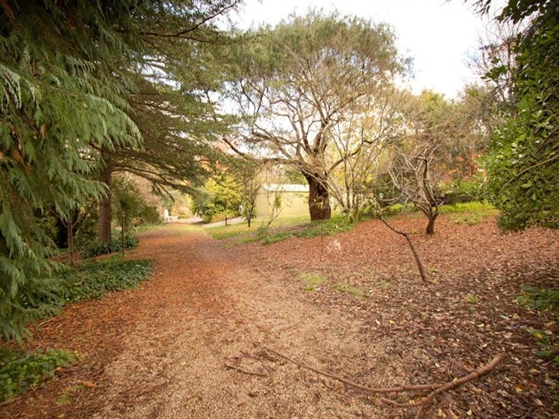 4 Davidson Avenue, Crafers SA 5152