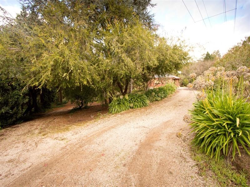 4 Davidson Avenue, Crafers SA 5152