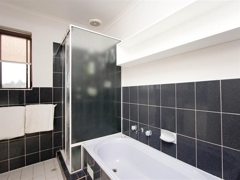 4/8 Kent Road, Keswick SA 5035