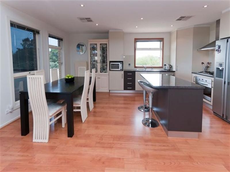 9 Stuart Court, Hallett Cove SA 5158