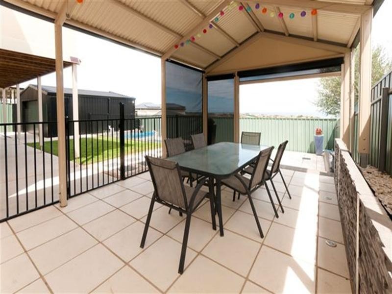 9 Stuart Court, Hallett Cove SA 5158