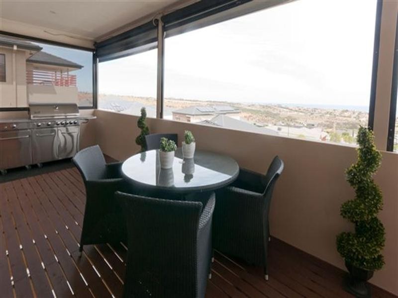 9 Stuart Court, Hallett Cove SA 5158