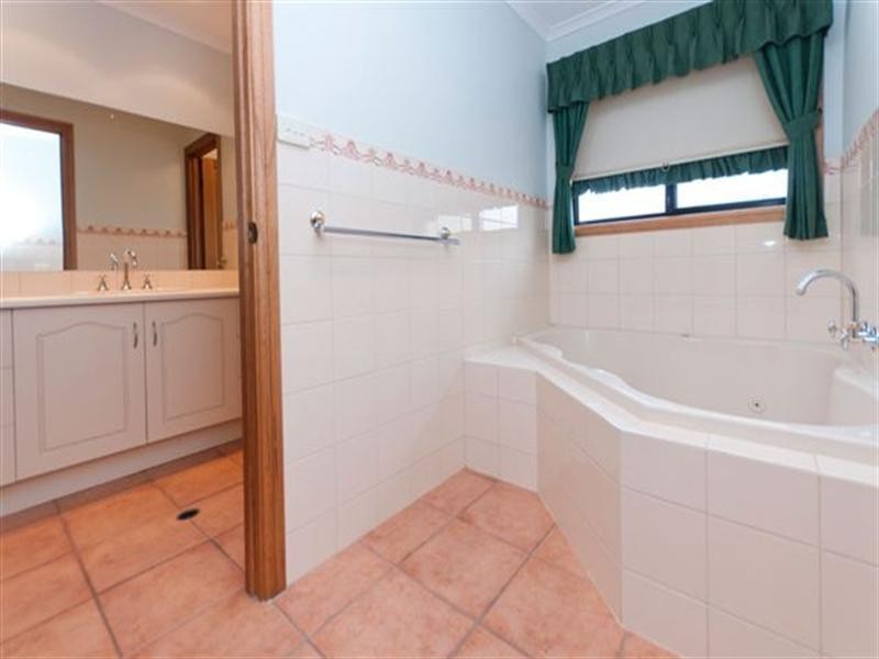 7 Sandpiper Terrace, Hallett Cove SA 5158