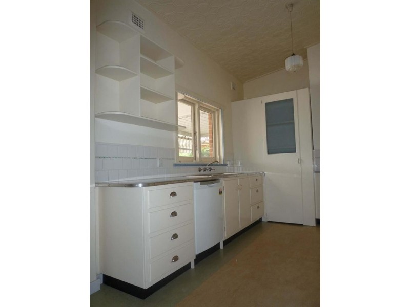 17 Attrill Avenue, Hilton SA 5033