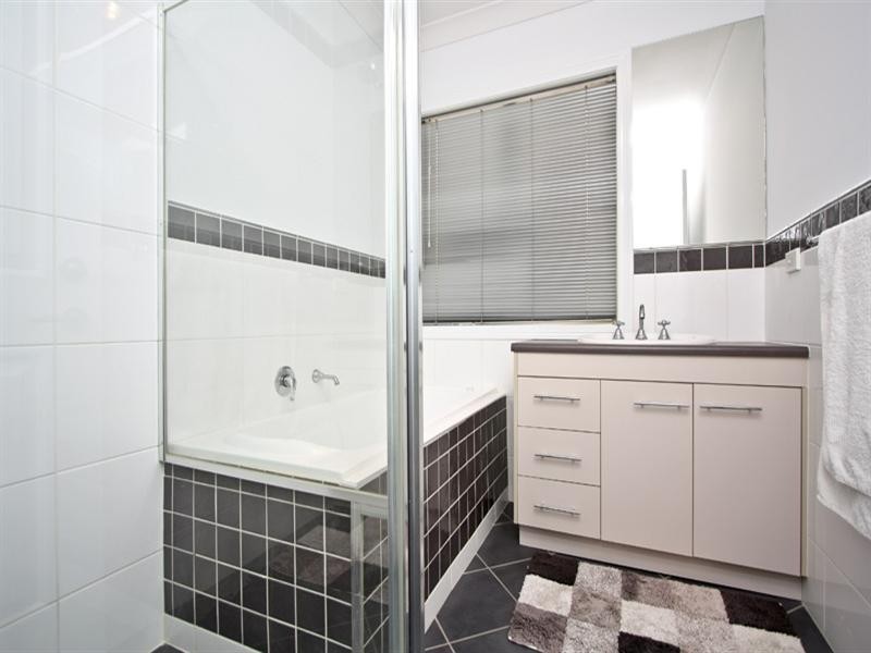 18A Collingwood Avenue, Flinders Park SA 5025