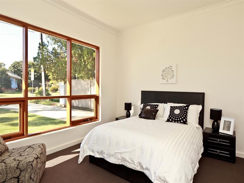 12 Philpott Avenue, Paradise SA 5075