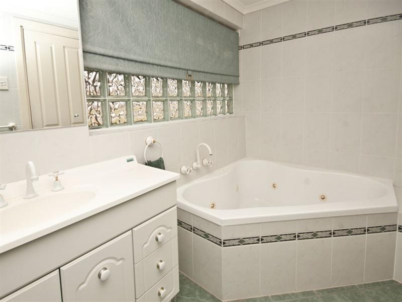 17 HMAS Australia Road, Henley Beach South SA 5022