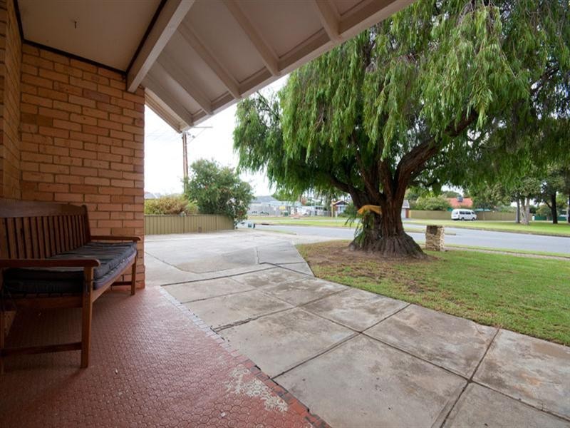 17 HMAS Australia Road, Henley Beach South SA 5022